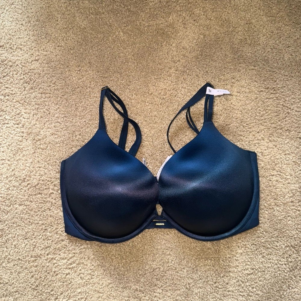 Victoria secret very sexy push up bra nwt size 36DDD
